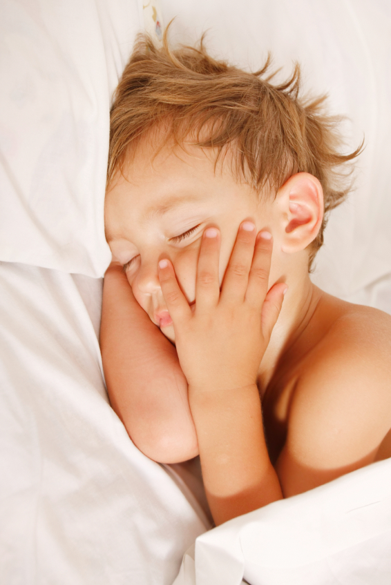 Helping Your Toddler Learn to Put Himself to Sleep